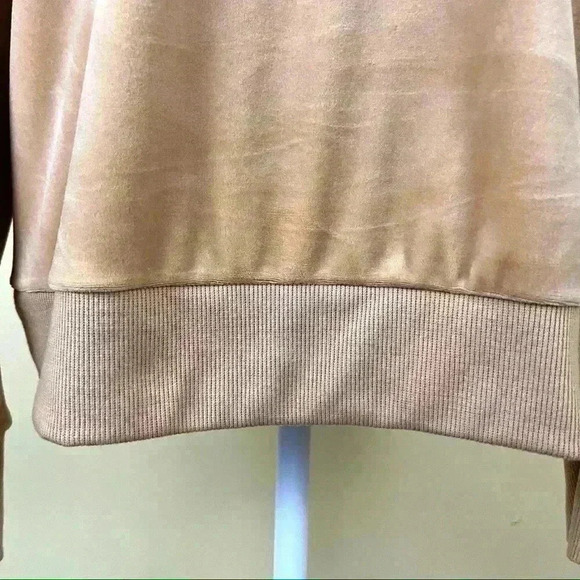 Jane and Delancey Tan Velvet Rouged Shoulder Long Sleeve Hoodie Size M - Picture 6 of 12